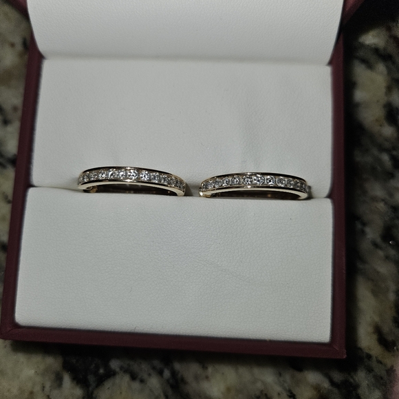 10kt Helzberg Diamond Hoops 1 Carat total weight - Picture 2 of 11